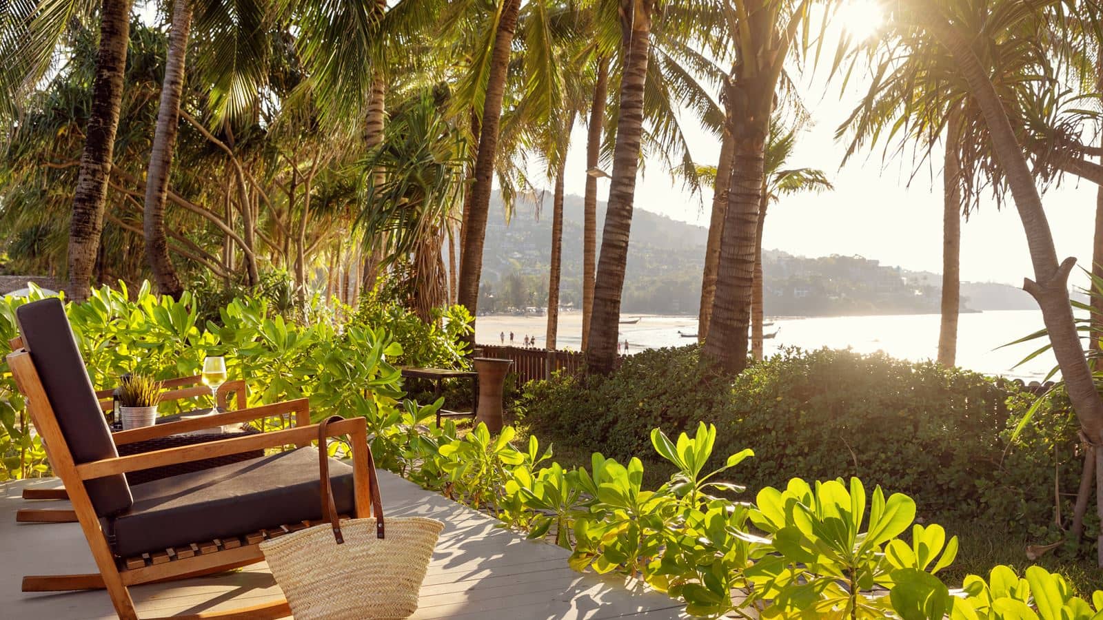 restaurants-restaurant-by-the-sea