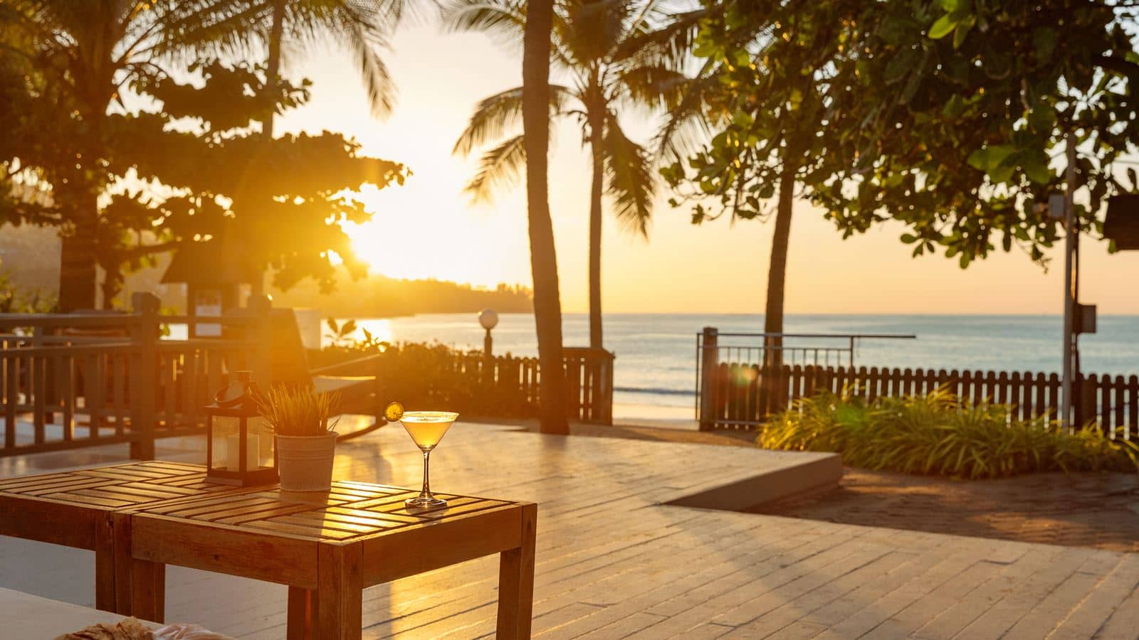 restaurants-restaurant-by-the-sea
