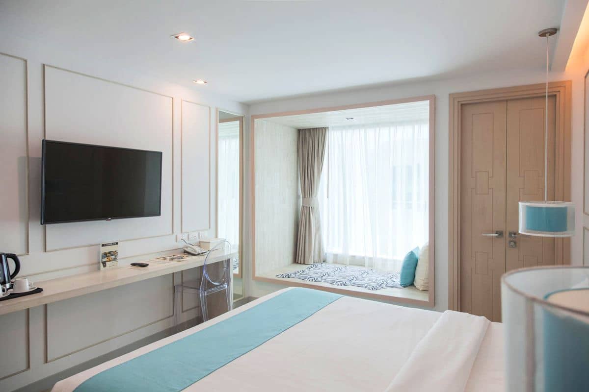 rooms-deluxe-room