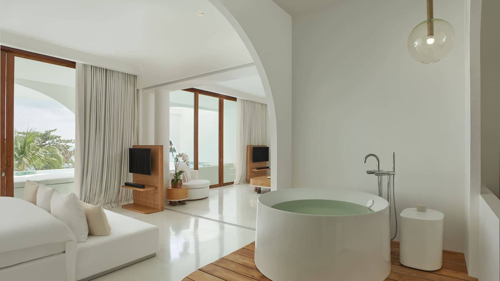 rooms-oceanfront-1bedroom-pool-suite