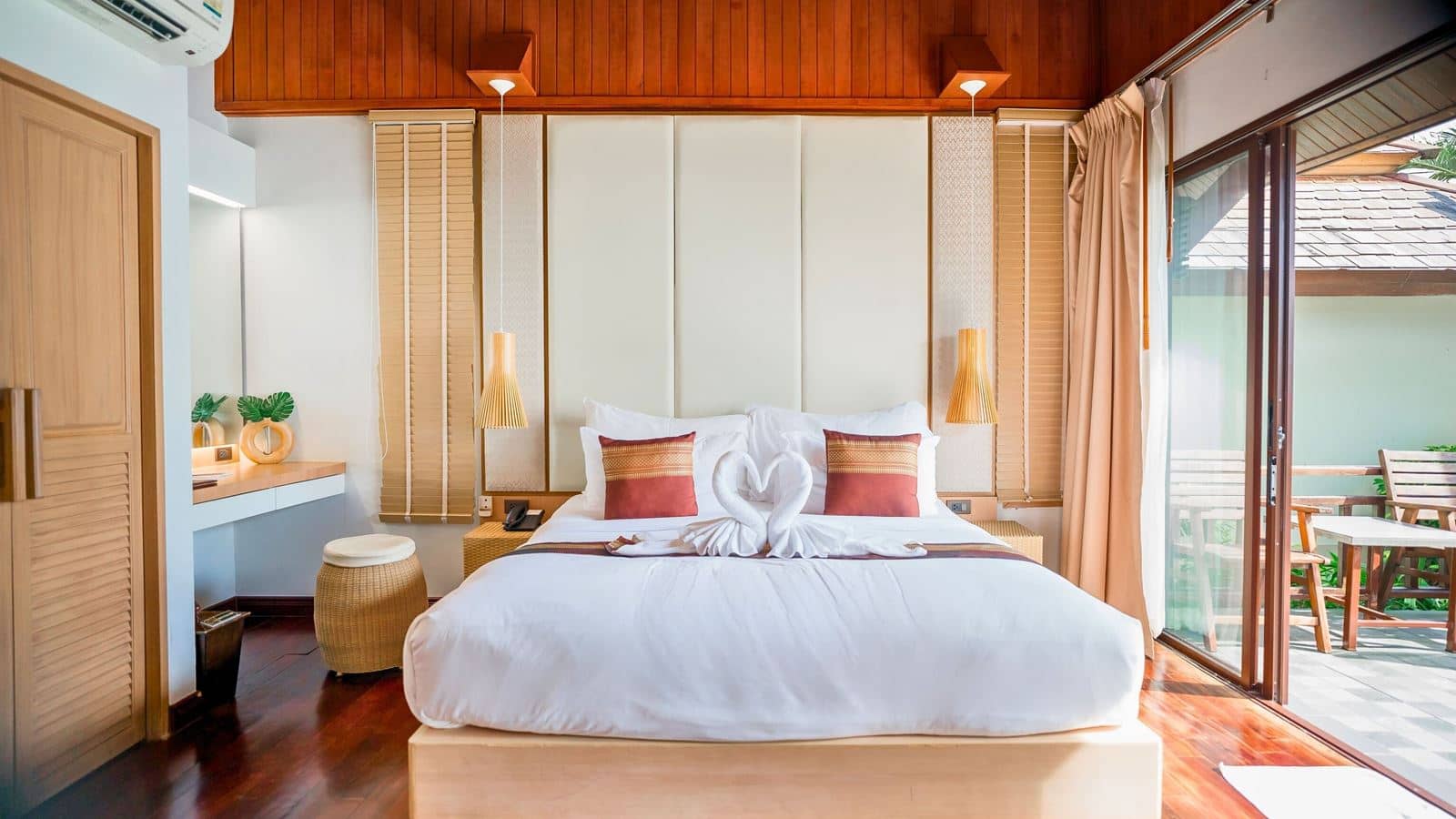 rooms-deluxe-villa