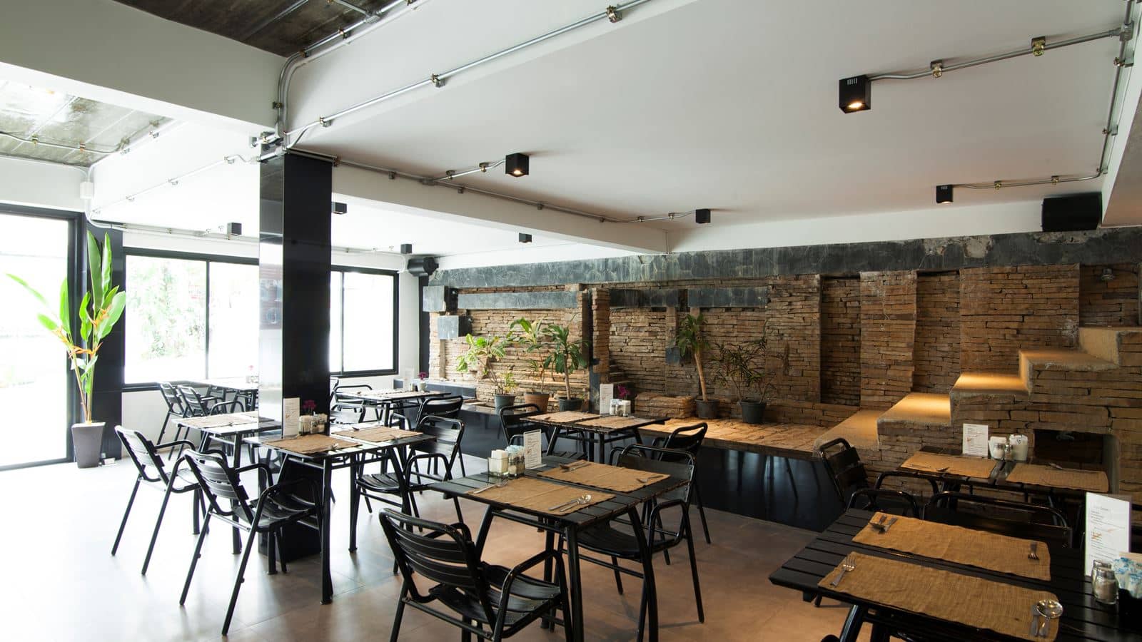 restaurants-bird-of-paradise-restaurant