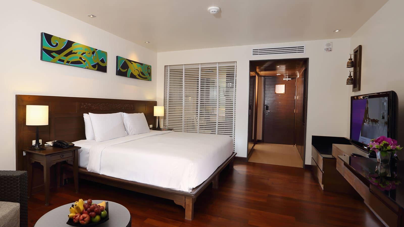 rooms-deluxe-room