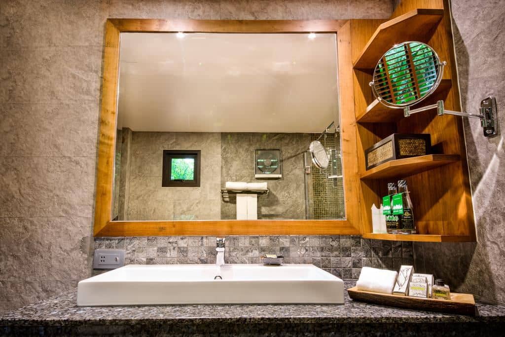 rooms-deluxe-family-room