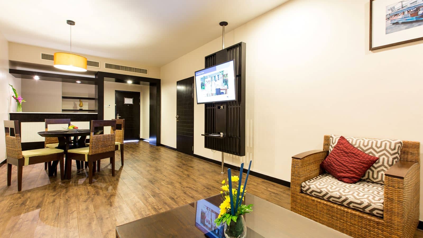 rooms-deluxe-suites