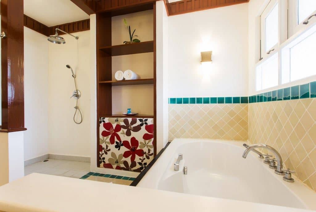 rooms-deluxe-room