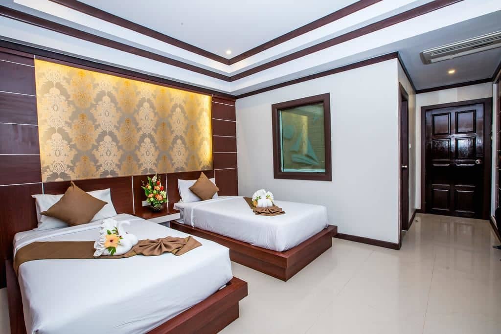 rooms-deluxe-room