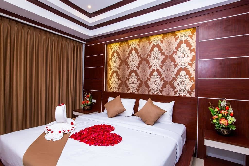 rooms-deluxe-room