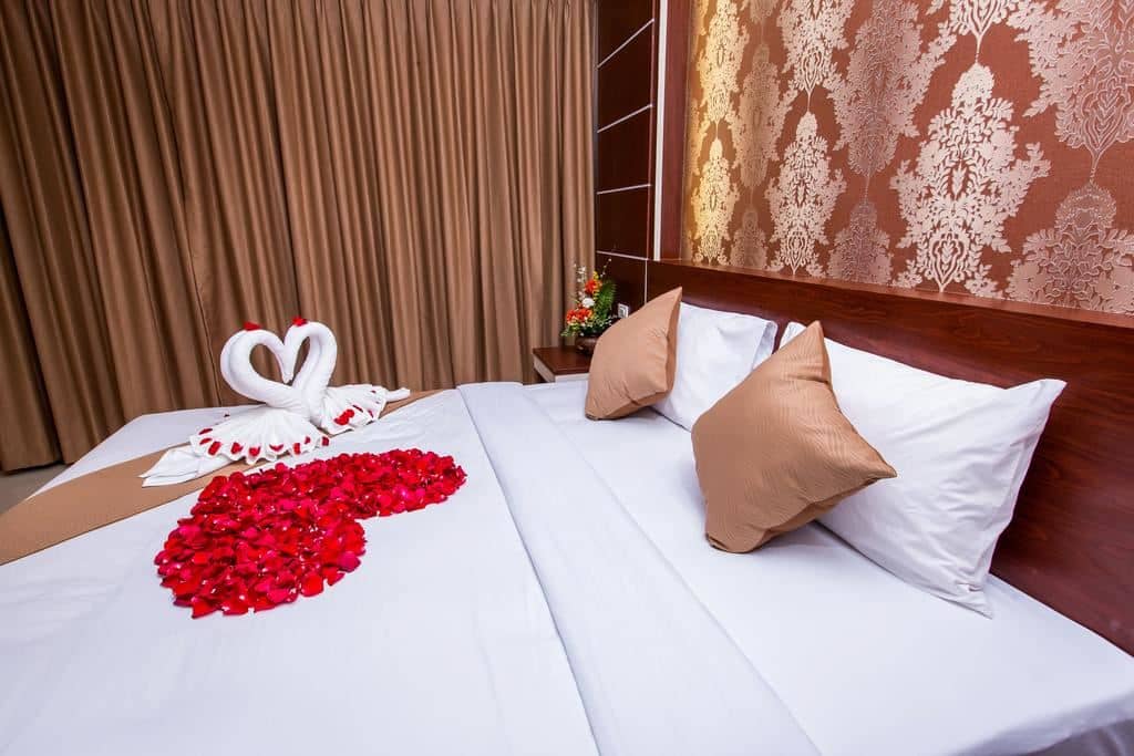 rooms-deluxe-room
