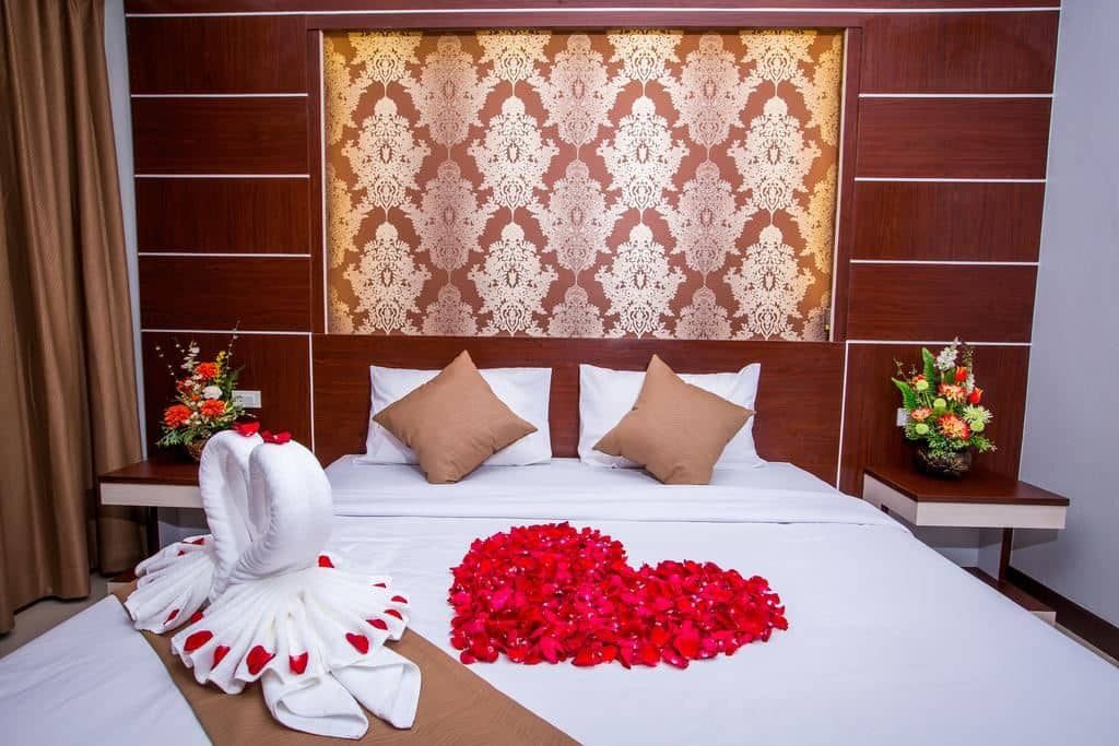 rooms-deluxe-room