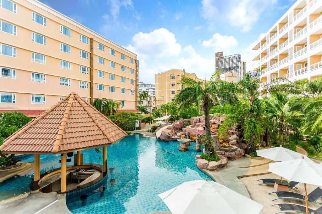 pools-outdoor-pool