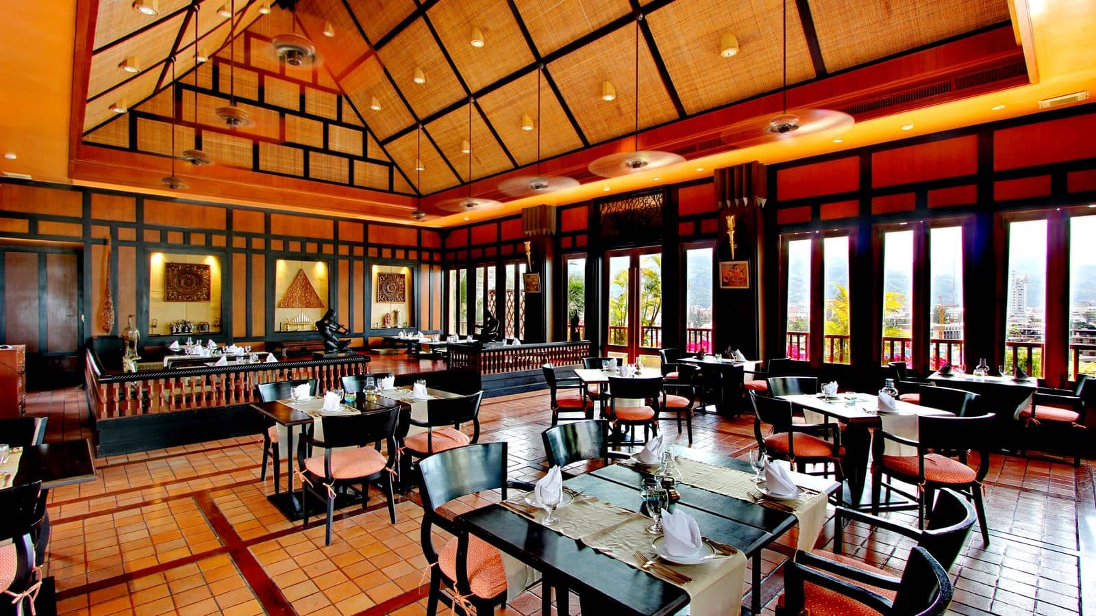 restaurants-ruen-thong-restaurant