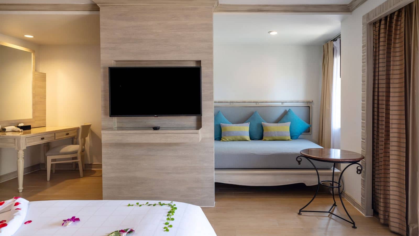 rooms-deluxe-garden-view-room