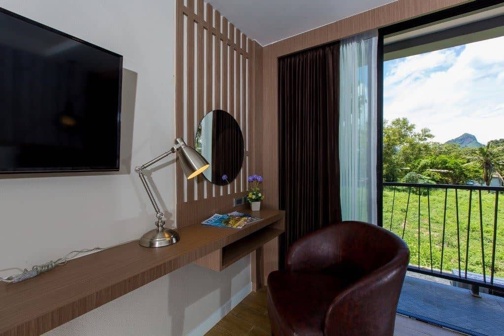 rooms-deluxe-room