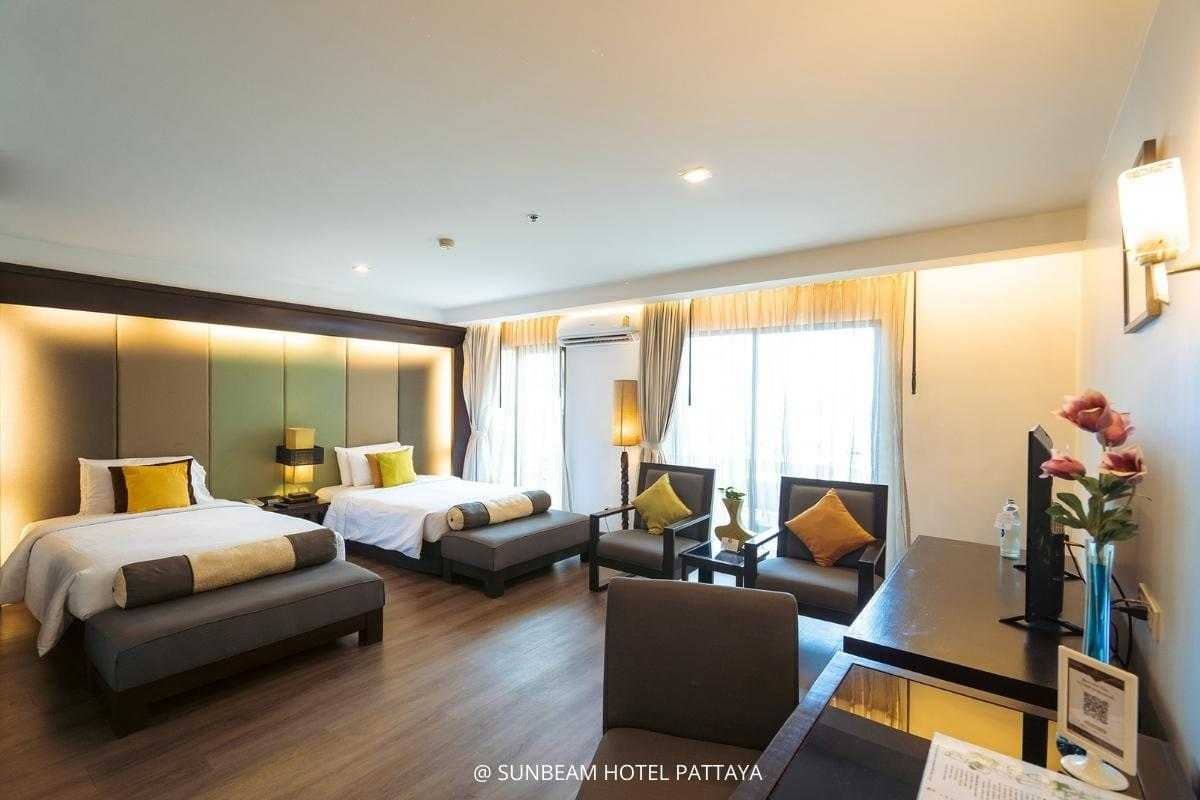 rooms-deluxe-room