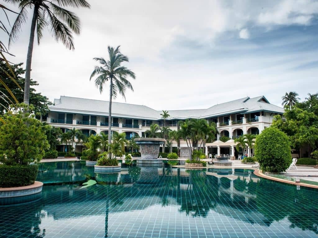 pools-outdoor-pool