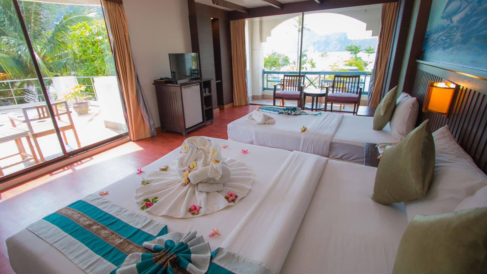 rooms-deluxe-triple-room