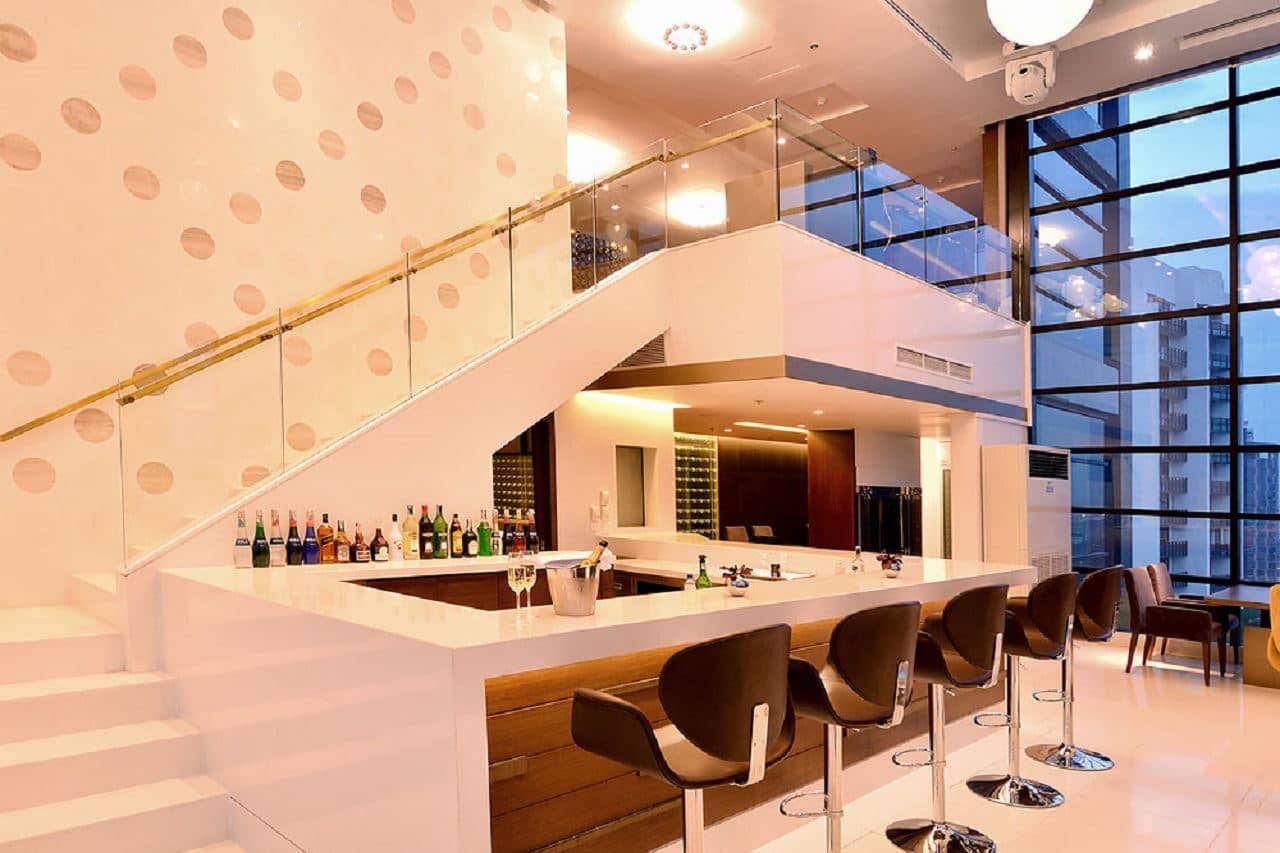 bars-gmt-lounge