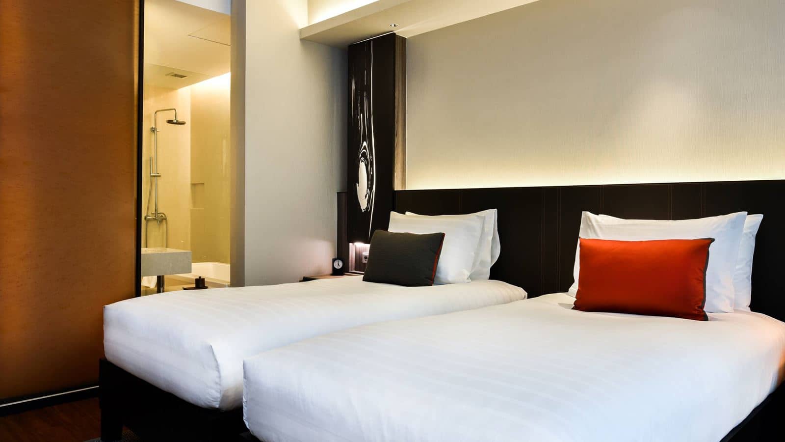 rooms-deluxe-room