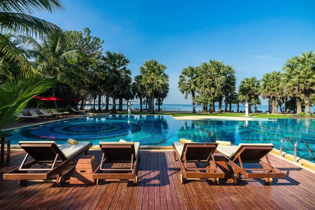 pools-outdoor-pool