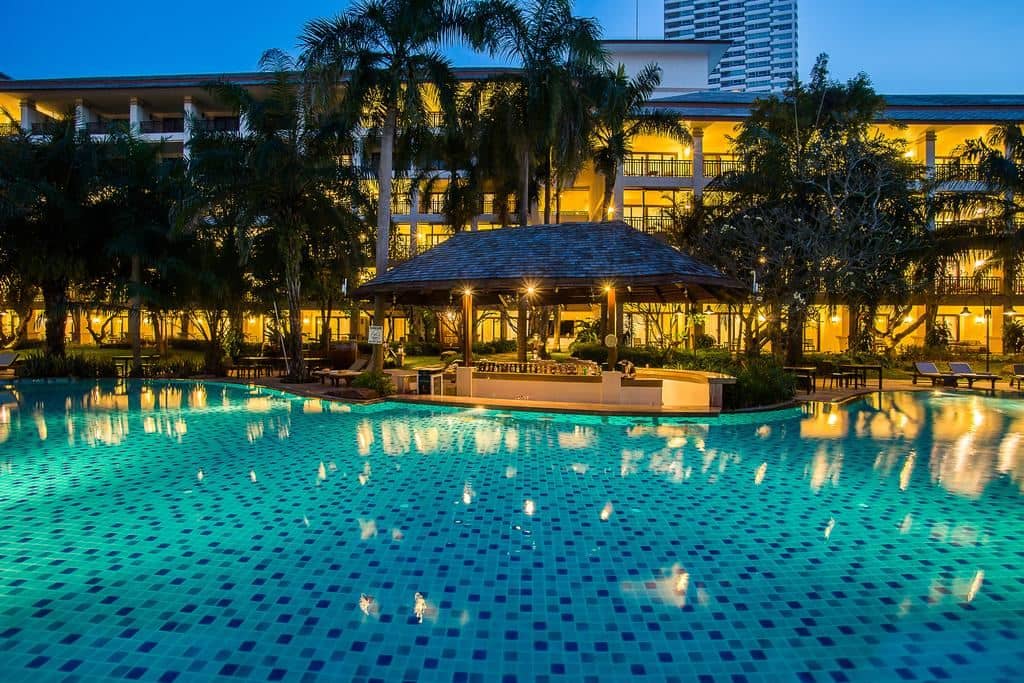 pools-outdoor-pool