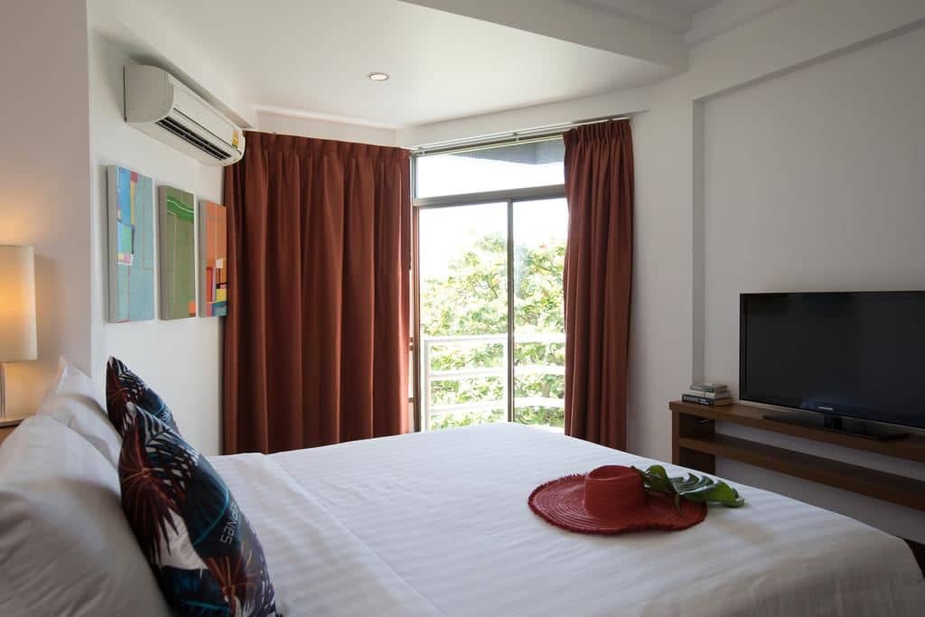 rooms-deluxe-room
