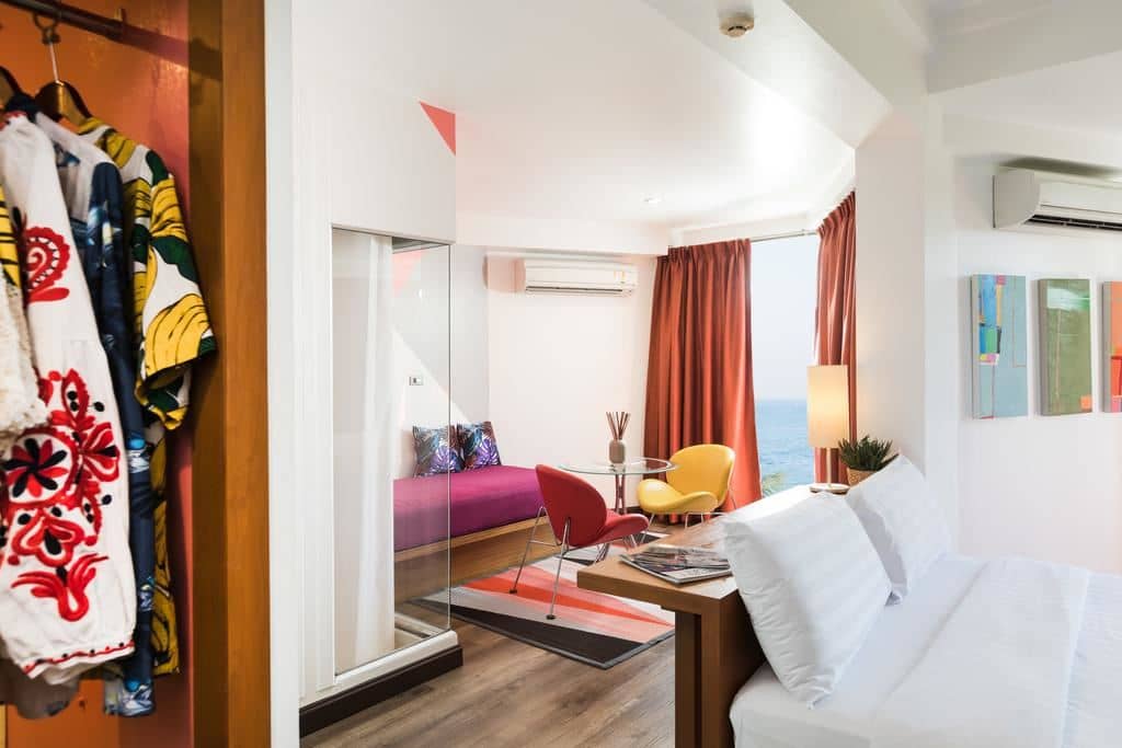 rooms-deluxe-room