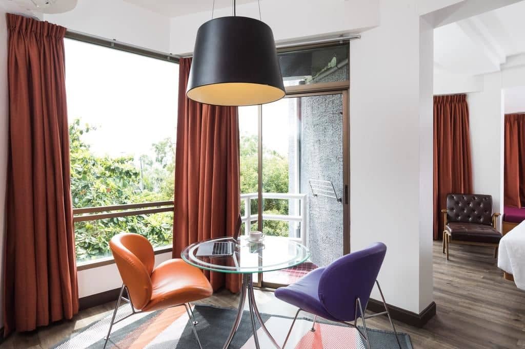 rooms-family-room