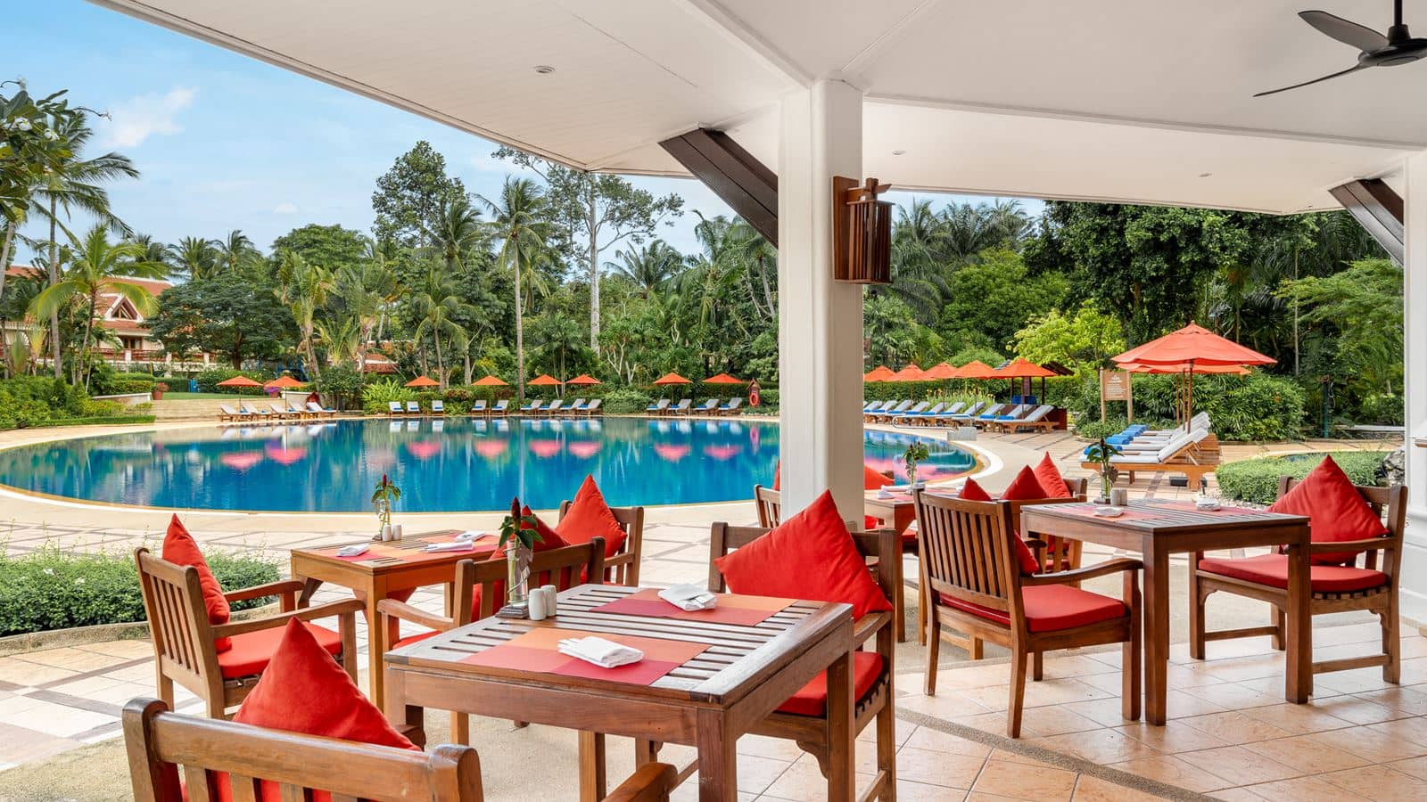 bars-the-pool-house