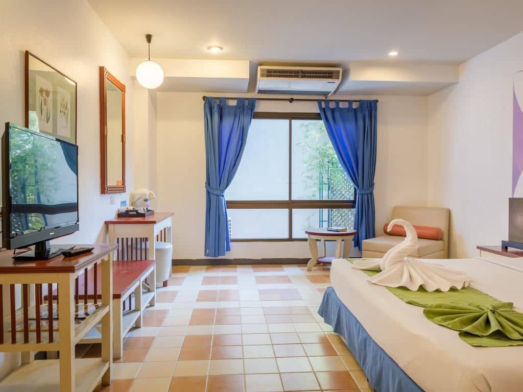 rooms-superior-room