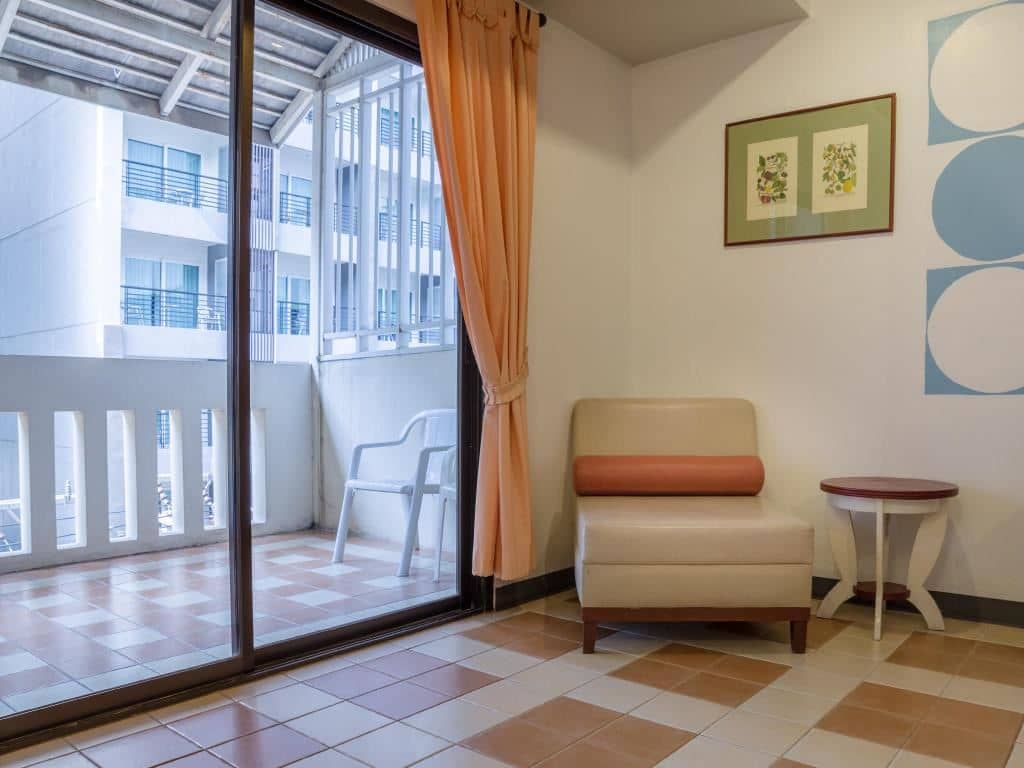 rooms-deluxe-room