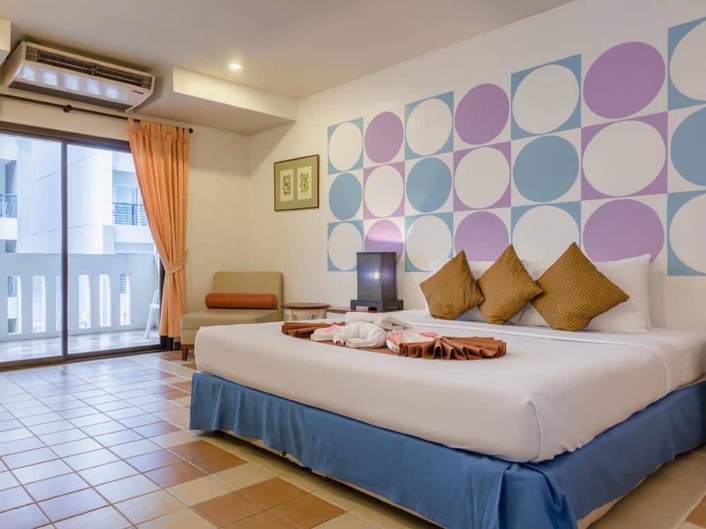 rooms-deluxe-room
