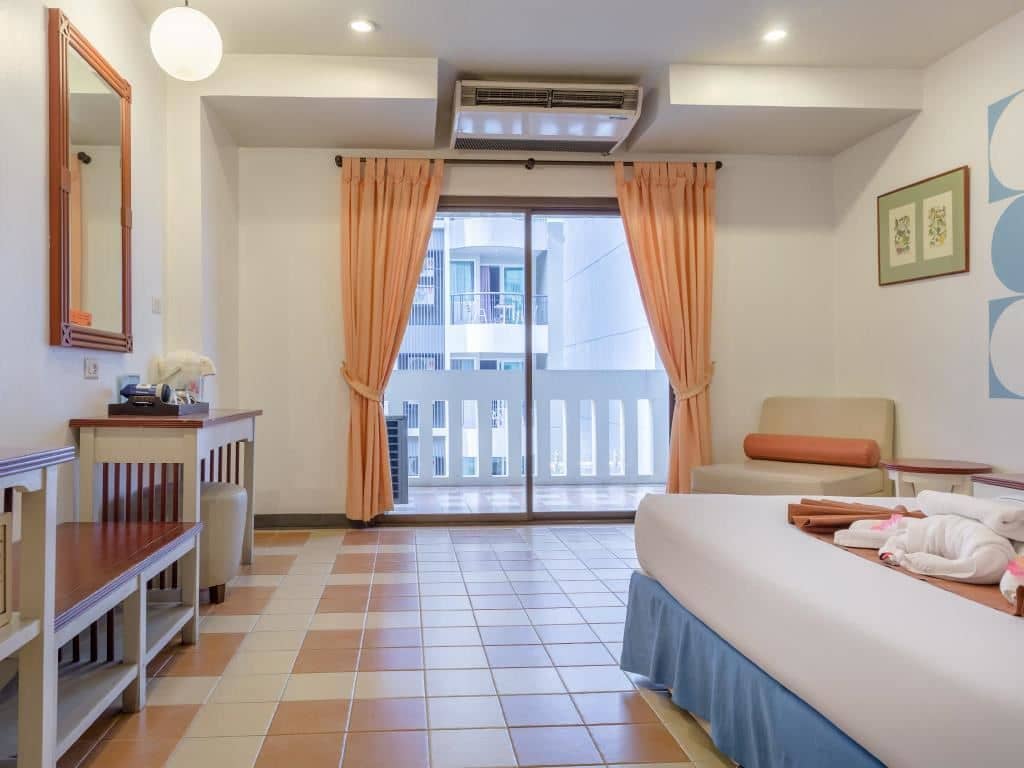 rooms-deluxe-room