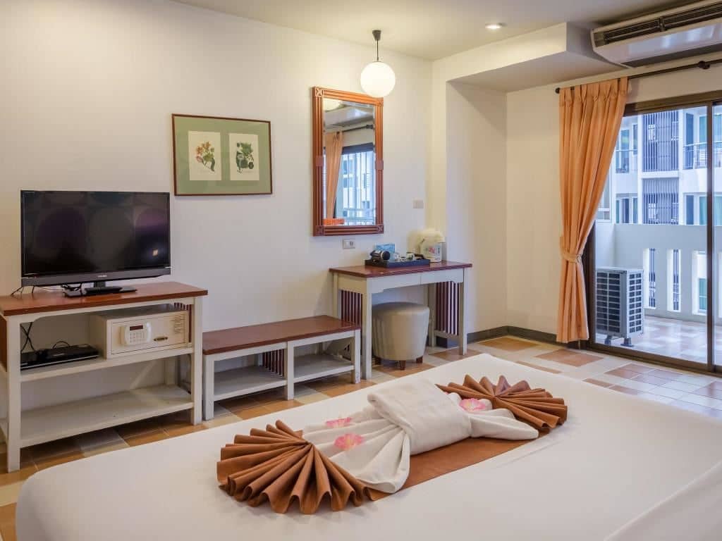 rooms-deluxe-room