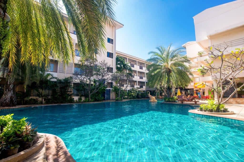 pools-outdoor-pool