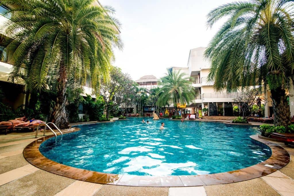 pools-outdoor-pool