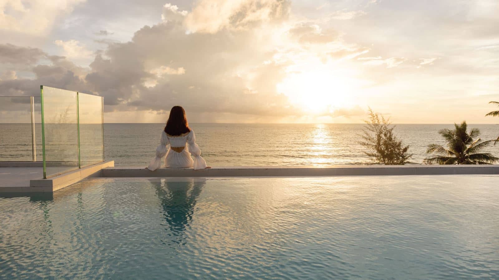 rooms-2bedroom-pool-suite-beach-view
