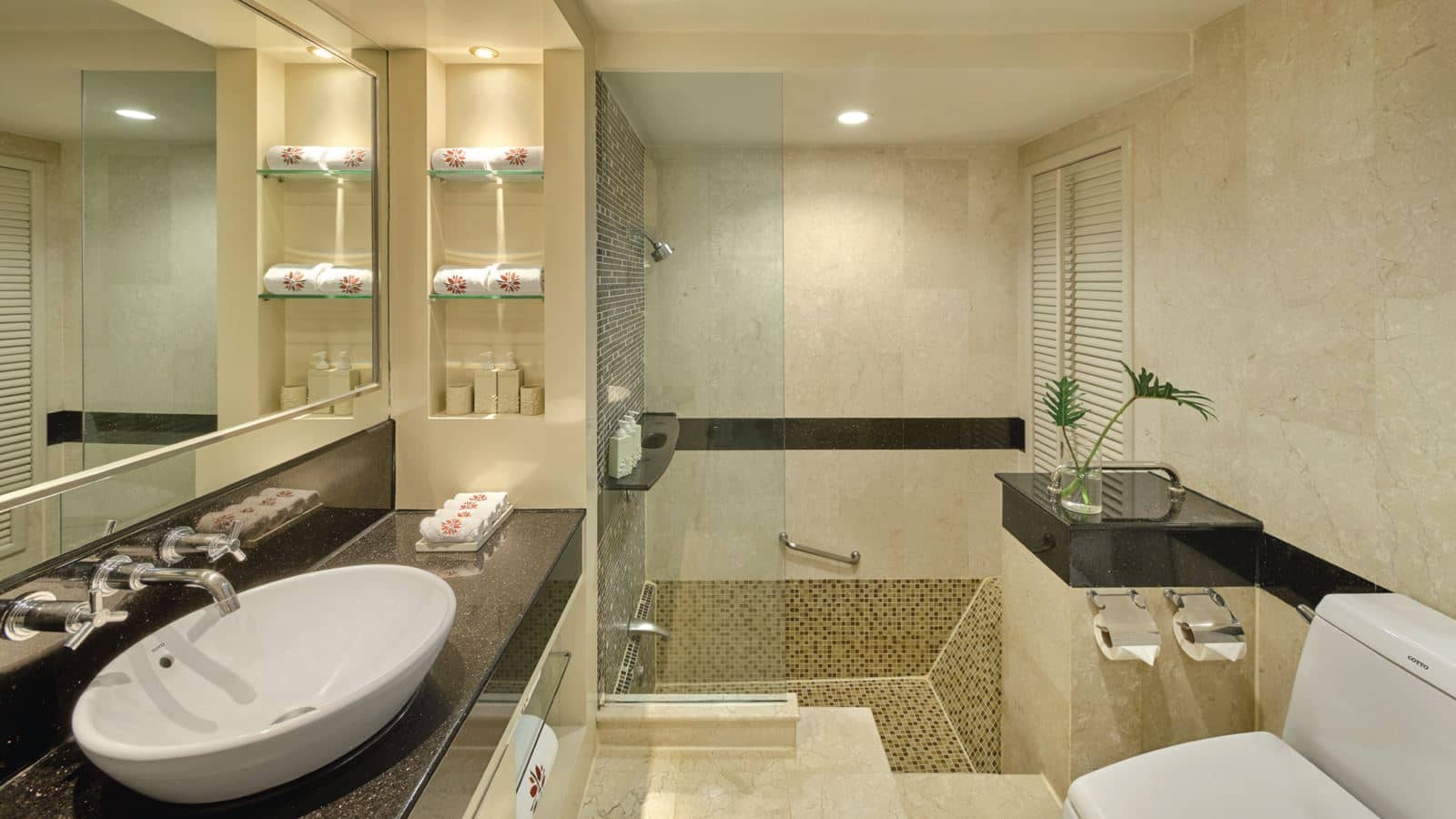 rooms-laguna-king-room