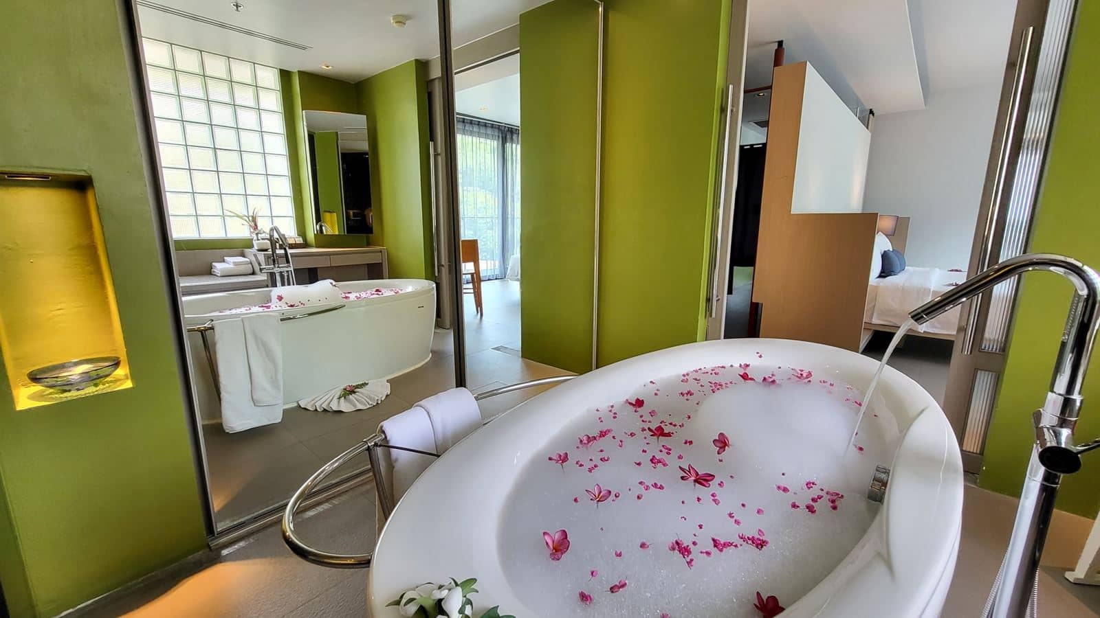 rooms-executive-suit-room