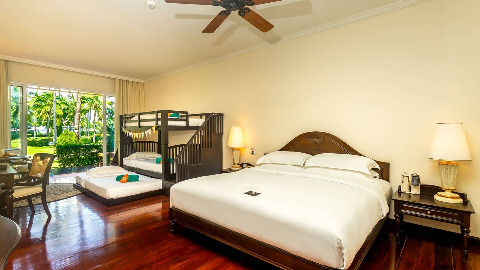 rooms-family-room