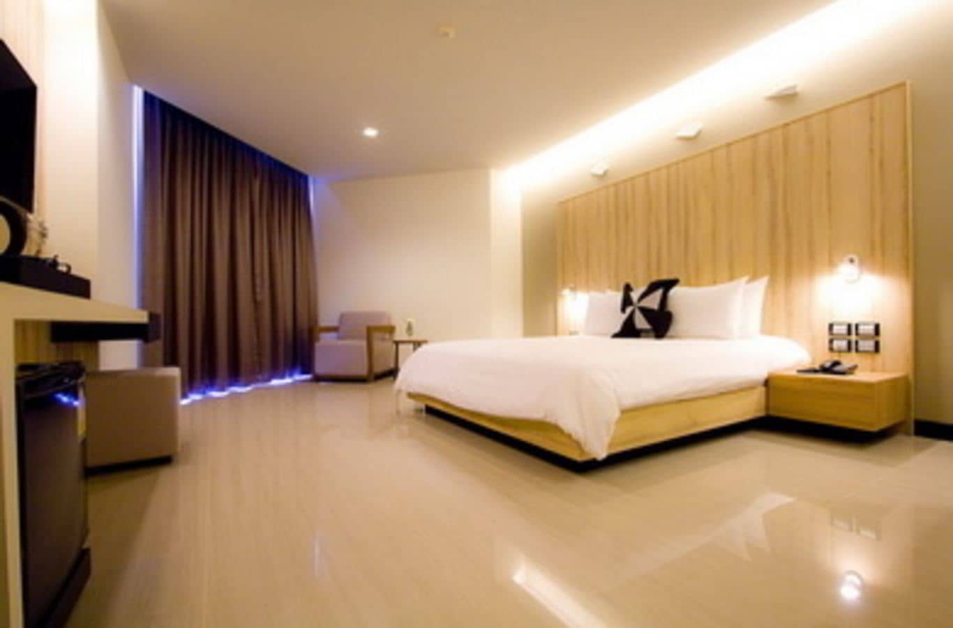 rooms-t-six-5-phenomenal-deluxe-city-view