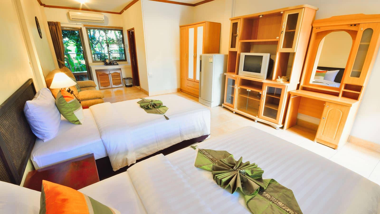 rooms-deluxe-room