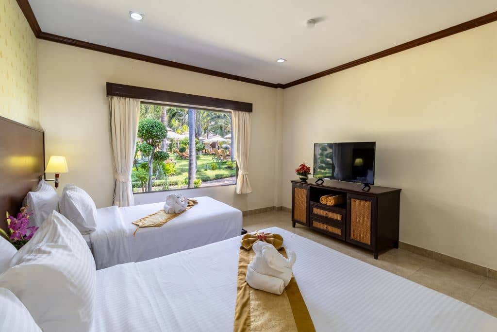 rooms-deluxe-1br-apartment-garden-view