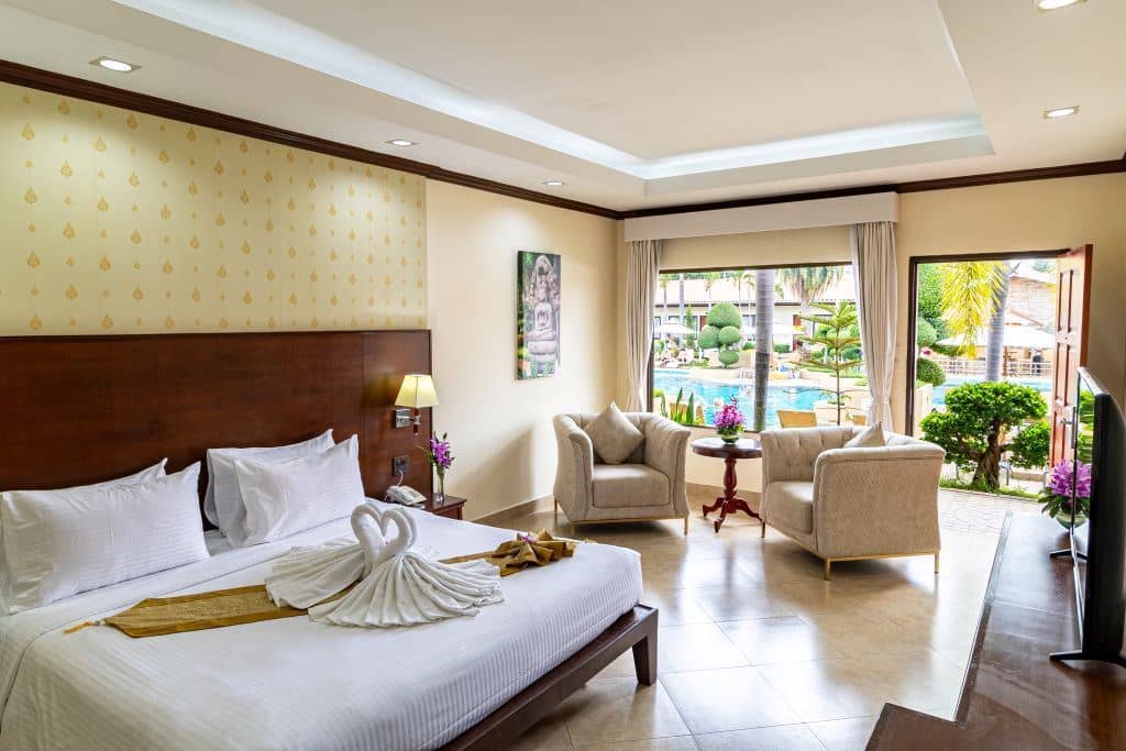 rooms-deluxe-1br-apartment-garden-view