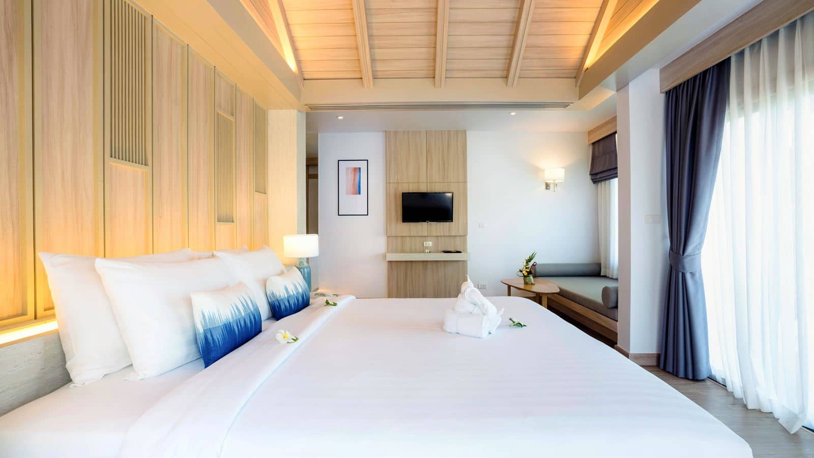 rooms-jacuzzi-thai-villa-sea-view