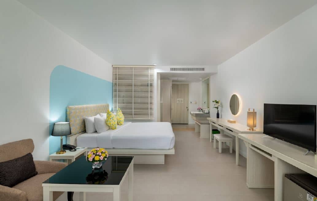 rooms-deluxe-pool-access