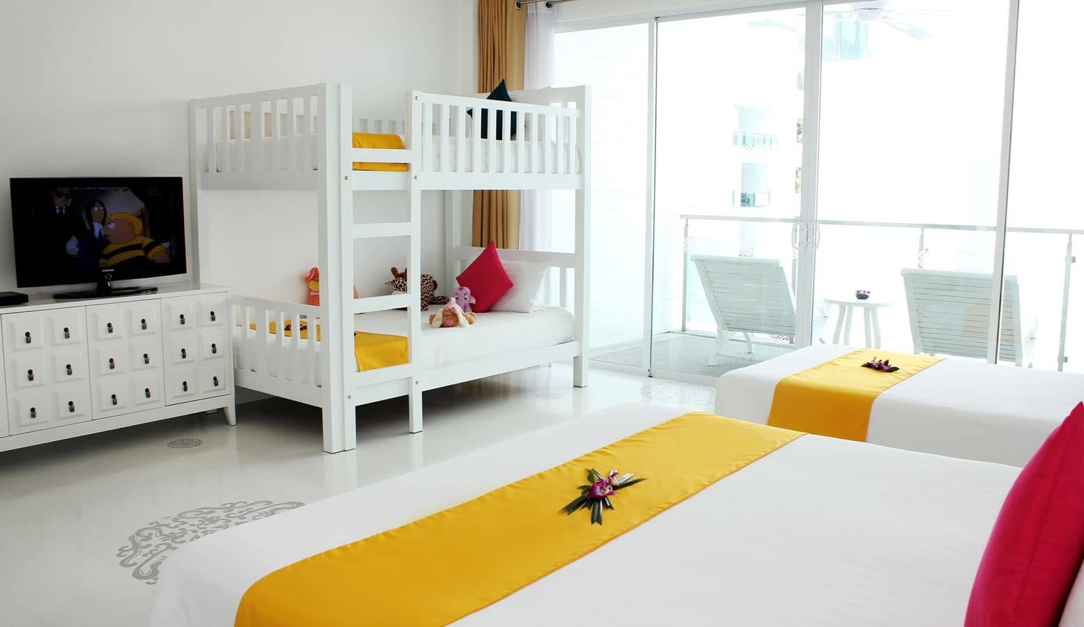 rooms-deluxe-family