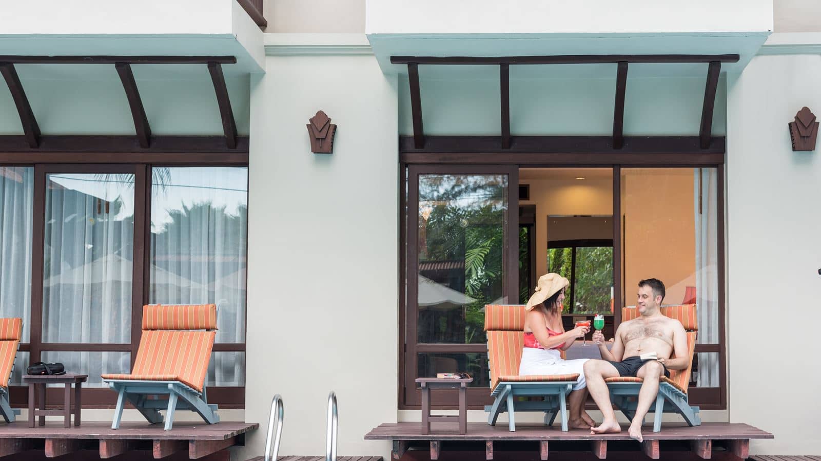 rooms-deluxe-pool-access