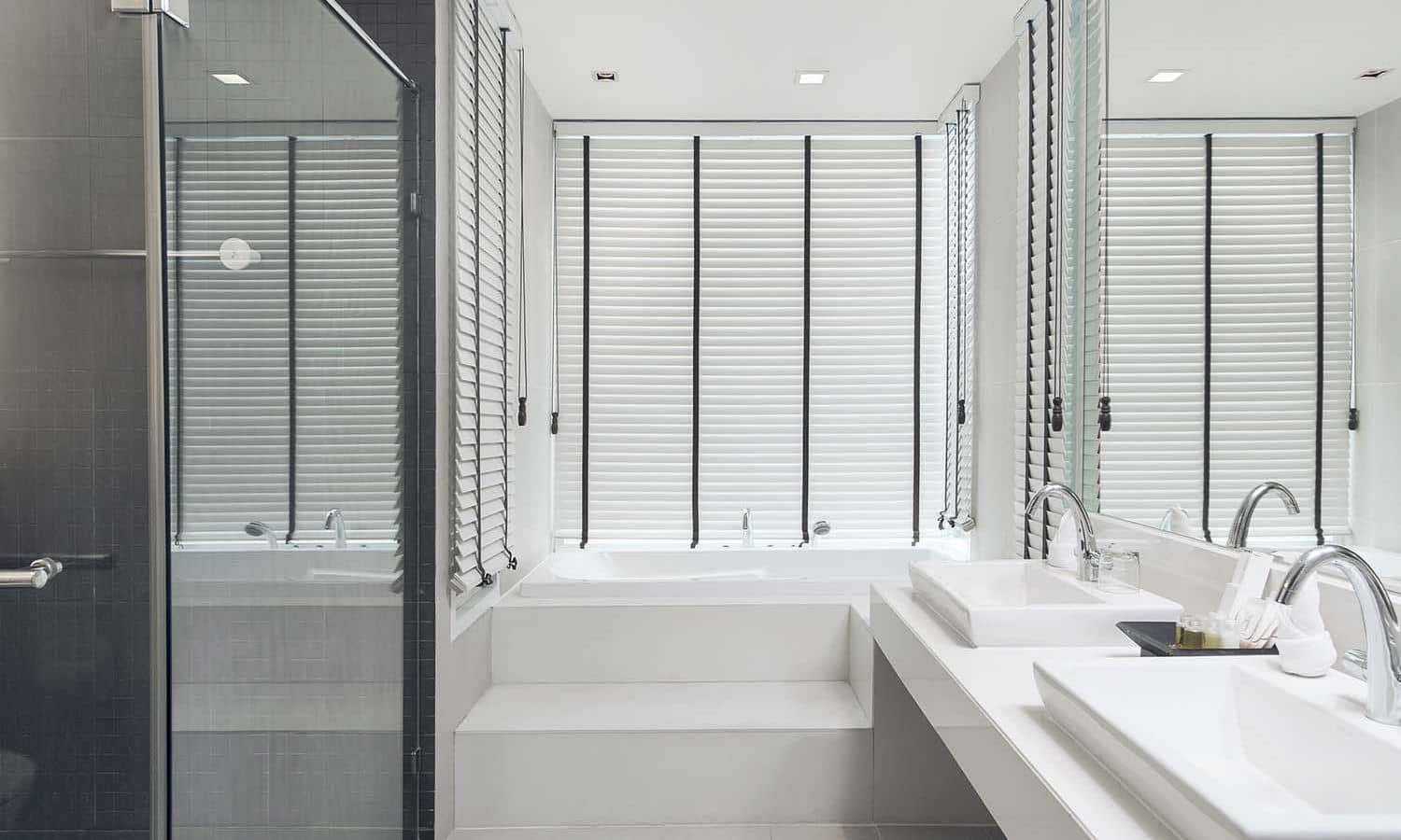 rooms-2-bedroom-corner-suite-pool-access