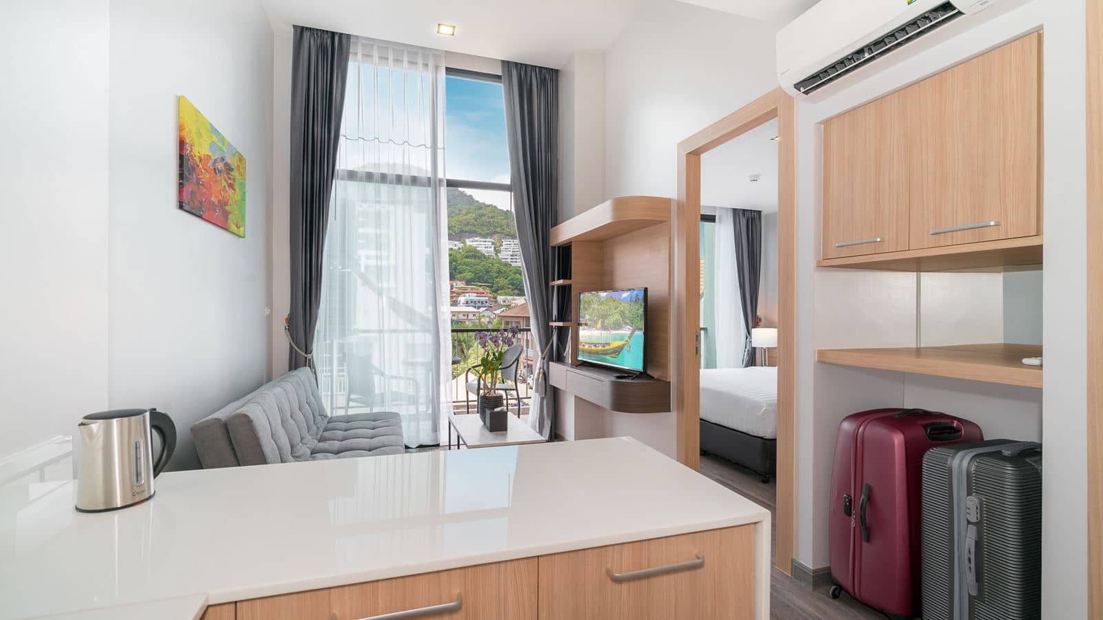 rooms-deluxe-room